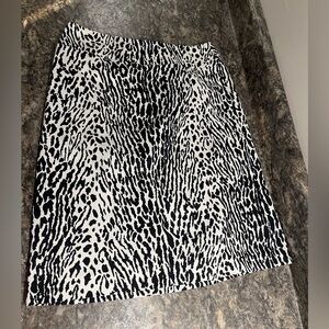 EUC Talbots zebra print skirt. Size 6 . No holes, stains or odors. 24” length.